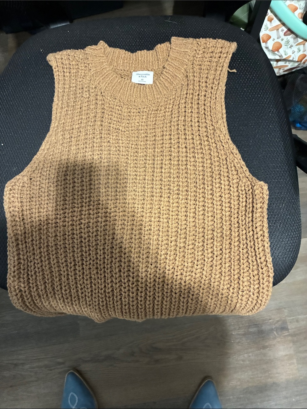Abercrombie & Fitch Chunky Knit Sleeveless Sweater Vest - Camel Brown
